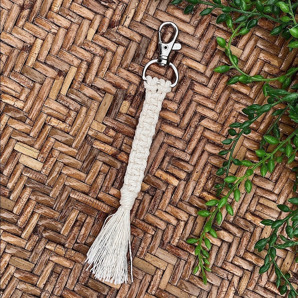 Macrame keychains - Picture 2 of 3